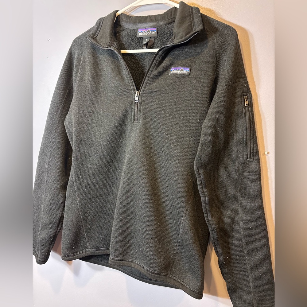 Patagonia Women’s Black Better Sweater! - Picture 4 of 7